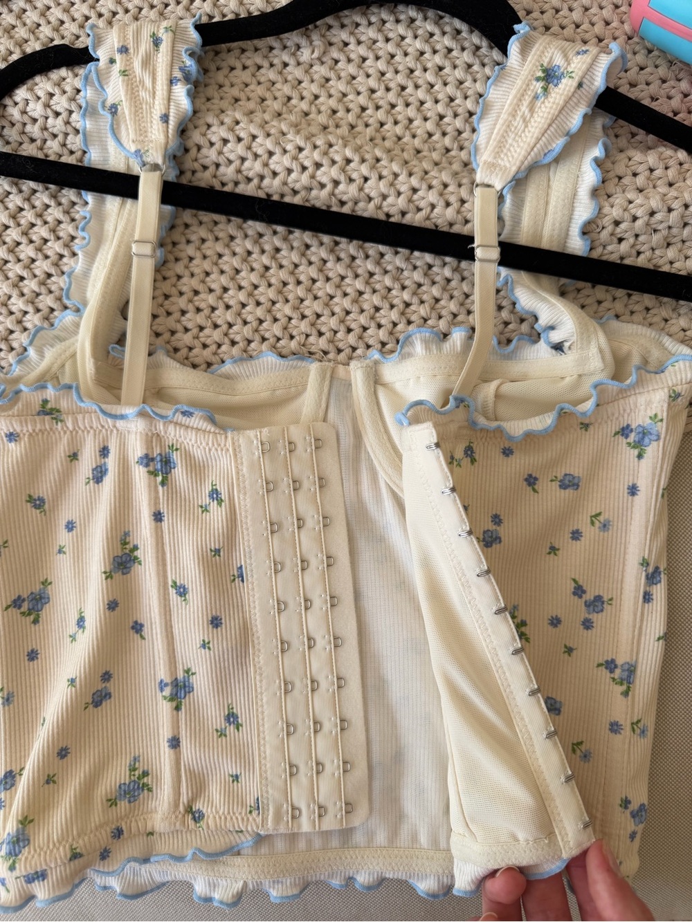 UO Floral Ribbed Corset Crop Tank - Blue & Cream - Picture 3 of 5